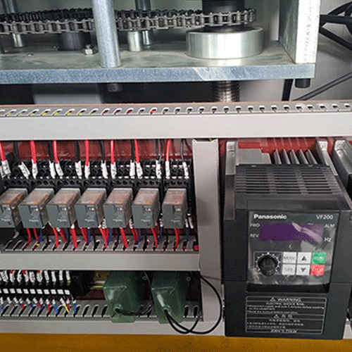 Screw Capping Machine